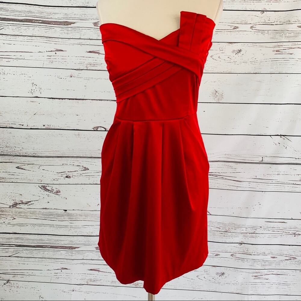 Wishes Wishes Wishes Red strapless formal pockets